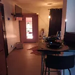 Tino - Jacuzzi Prive, Infrarouge & Vue