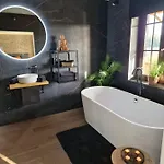 Tino - Jacuzzi Prive, Infrarouge & Vue * וורבירס