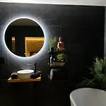 דירה Tino - Jacuzzi Prive, Infrarouge & Vue