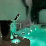 Tino - Jacuzzi Prive, Infrarouge & Vue Verviers