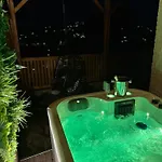דירה Tino - Jacuzzi Prive, Infrarouge & Vue *