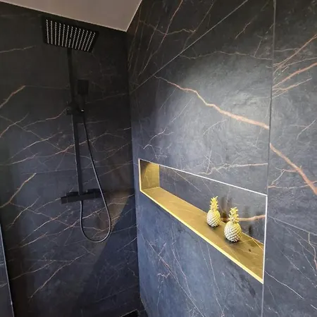 Tino - Jacuzzi Prive, Infrarouge & Vue *