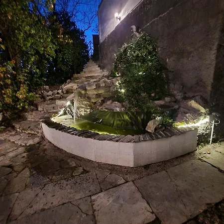 Tino Apartment *