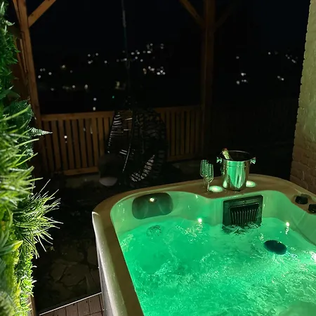 Apartment Tino - Jacuzzi Prive, Infrarouge & Vue *